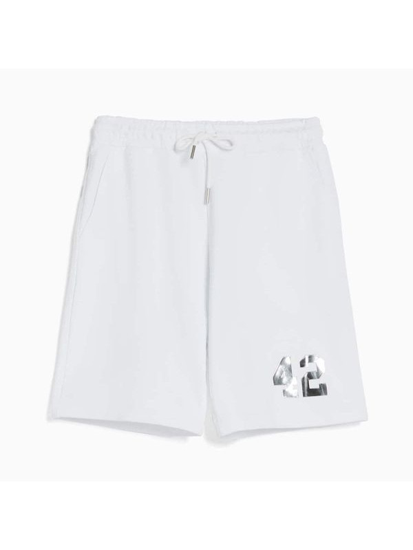 Шорты Bershka Bizarrap Plush Print Bermuda, белый Шорты Bershka Bizarrap Plush Print Bermuda, белый