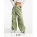 Нейлоновые брюки-карго цвета хаки с завязкой на талии Bershka Petite