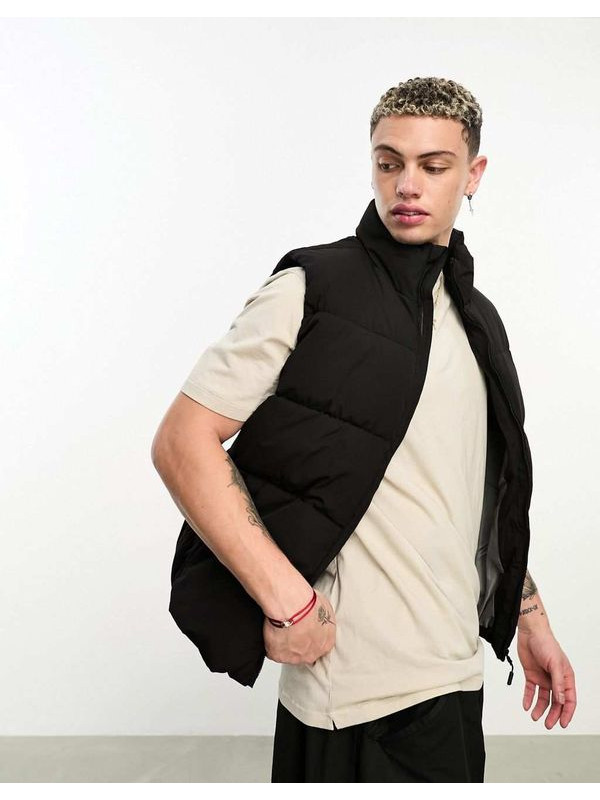 Черный пуховик Bershka