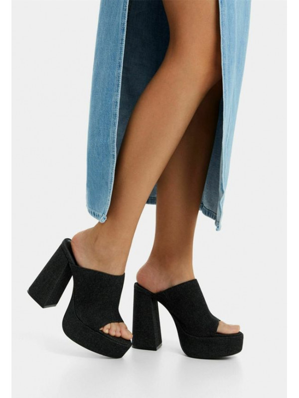 Шлепанцы Bershka, черный